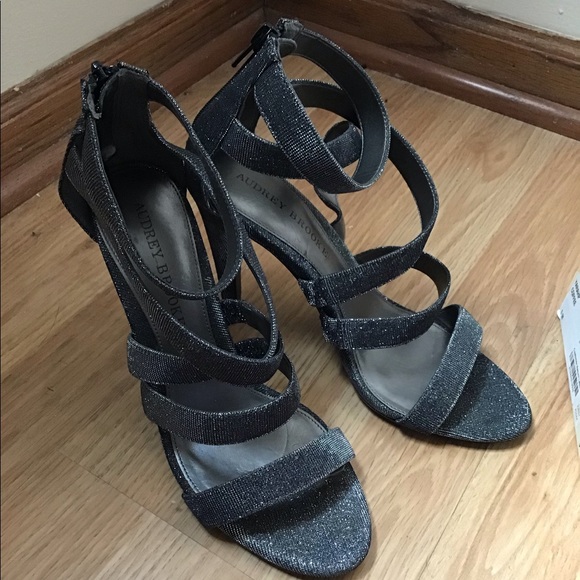 Women’s heels - Picture 1 of 4